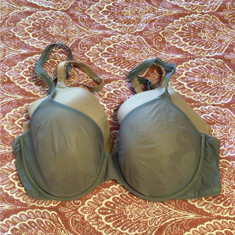 Victoria’s Secret bras size 36D